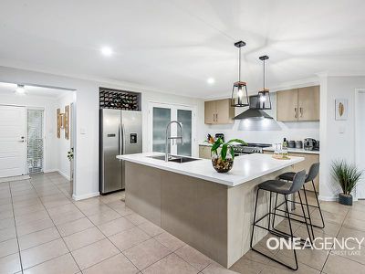 8 Cobbin Cct, Redbank Plains