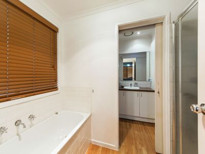 13 Intervale Drive, Wyndham Vale