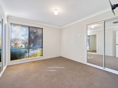 6 Lessing Place, South Lake