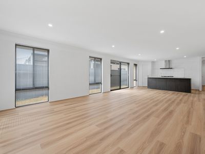 97 Willowdale Promenade, Piara Waters