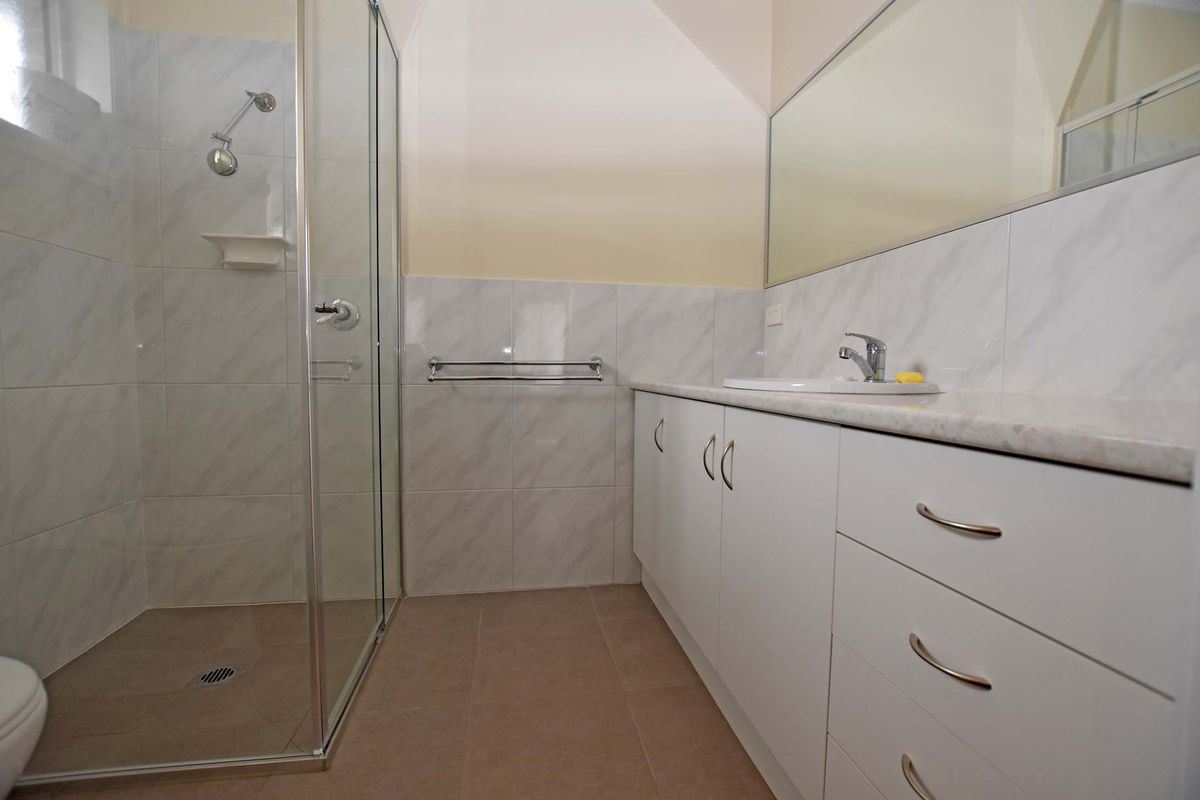 2 Jenmar Drive, Kyabram