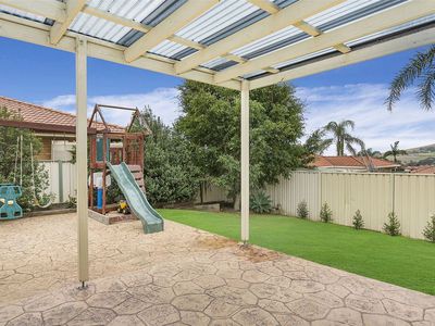 8 Downes Drive, Albion Park
