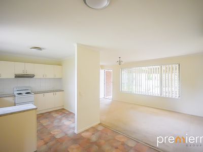 143 Waratah Drive, Crestmead