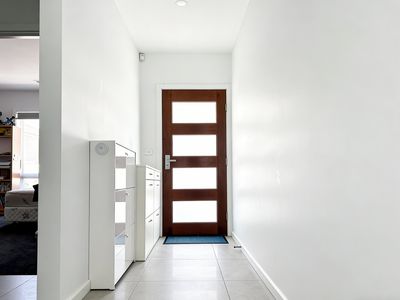 12 Banggu Street, Throsby