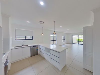 'Lakeview' / 2 Fountain Circuit, Dubbo