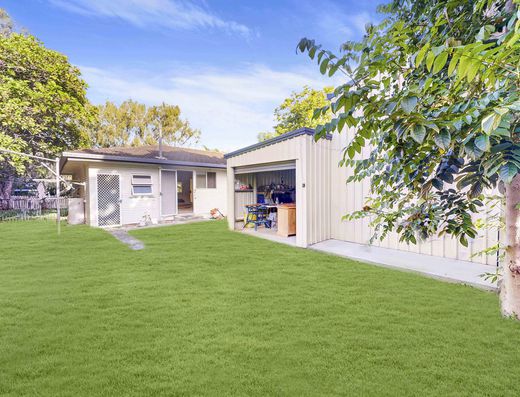 Water Views from the Block, Exceptional Shed Space & Endless Potential image 19