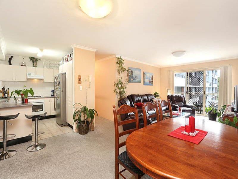 12 / 67 Elizabeth Dr, Liverpool