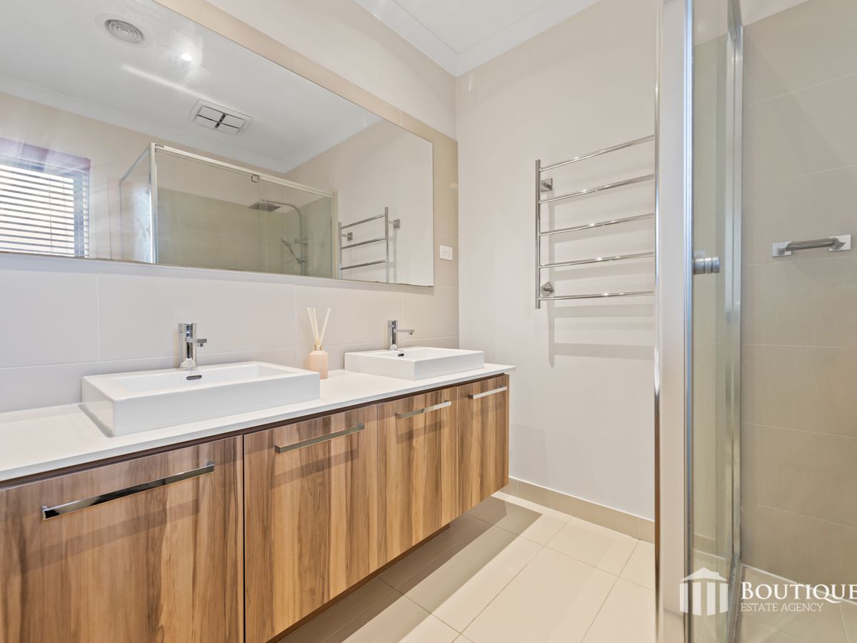 14 Bonneville Parade, Pakenham