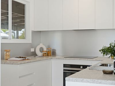 2 / 17a Thagenna Road, Carlton