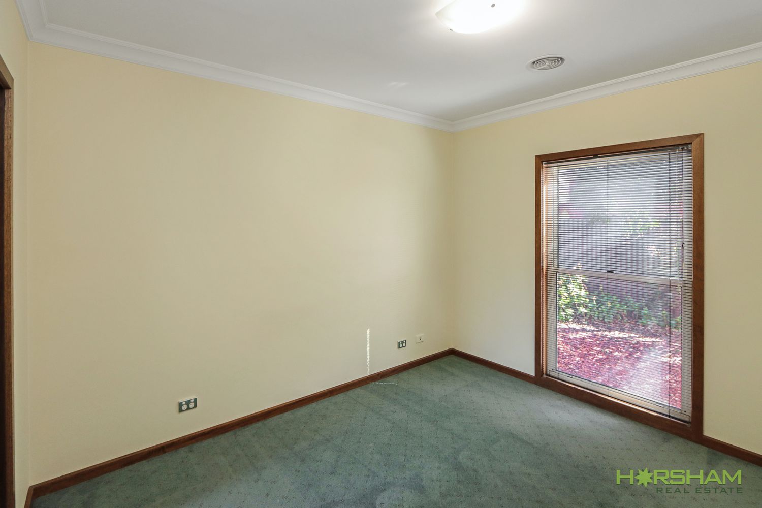 2 / 6 Carroll Street, Horsham