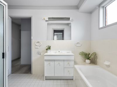 16 Thistleton Drive, Burrill Lake