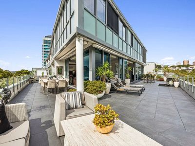 75 / 68 Sir John Young Crescent, Woolloomooloo
