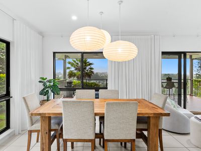 18 Travolta Close, White Rock