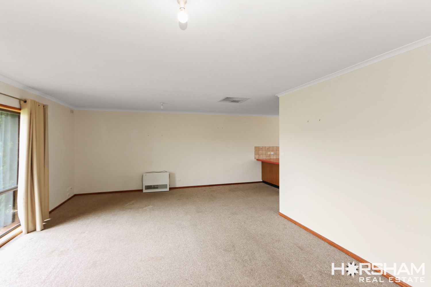 1 / 9 Young Street, Horsham