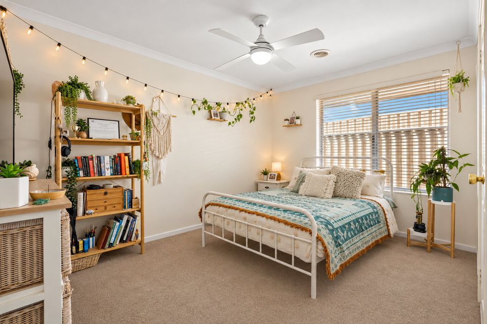 2 Anzio Court , Secret Harbour