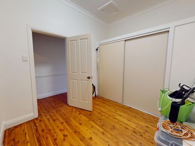 8 Oxford  Street, Forbes