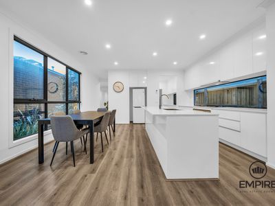 7 Walhallow Drive, Clyde North