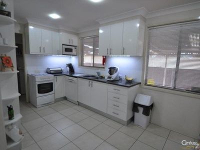 2 Sandra Place, Dubbo
