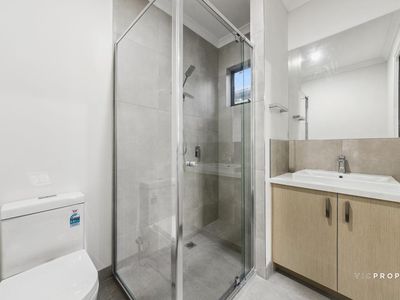 28 Palmdale Crescent, Mambourin