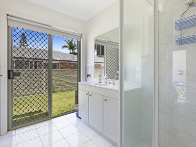 11 Antigua Way, Clear Island Waters