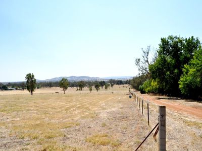 Urana Road, Jindera