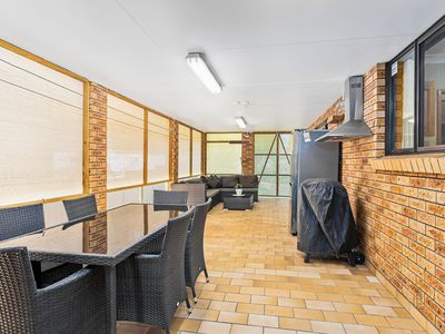 4 Warri Place, Oak Flats
