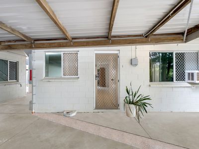 1 / 282 Lake Street, Cairns North