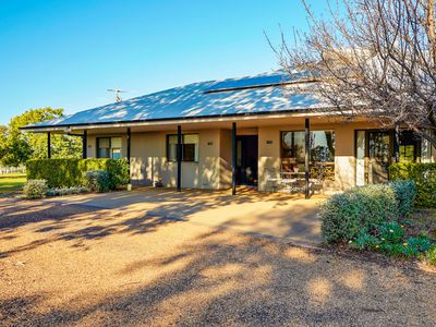 5R Rocky Road, Dubbo