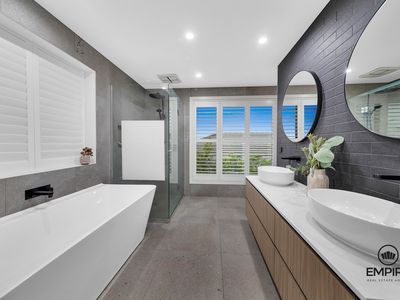 9 Merribrook Boulevard, Clyde