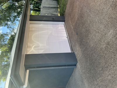 2 / 27 Sharp Crescent, Branyan