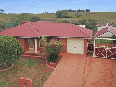 59 Meadowbank Drive, Dubbo