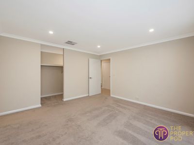 39 Sellafield Bend, Waikiki