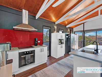 27 MACKEREL STREET, Woodgate