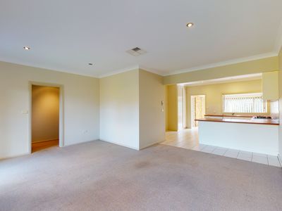 9 Meek Street, Dubbo