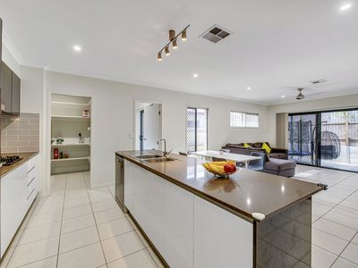 94 Steamer Way, Spring Mountain