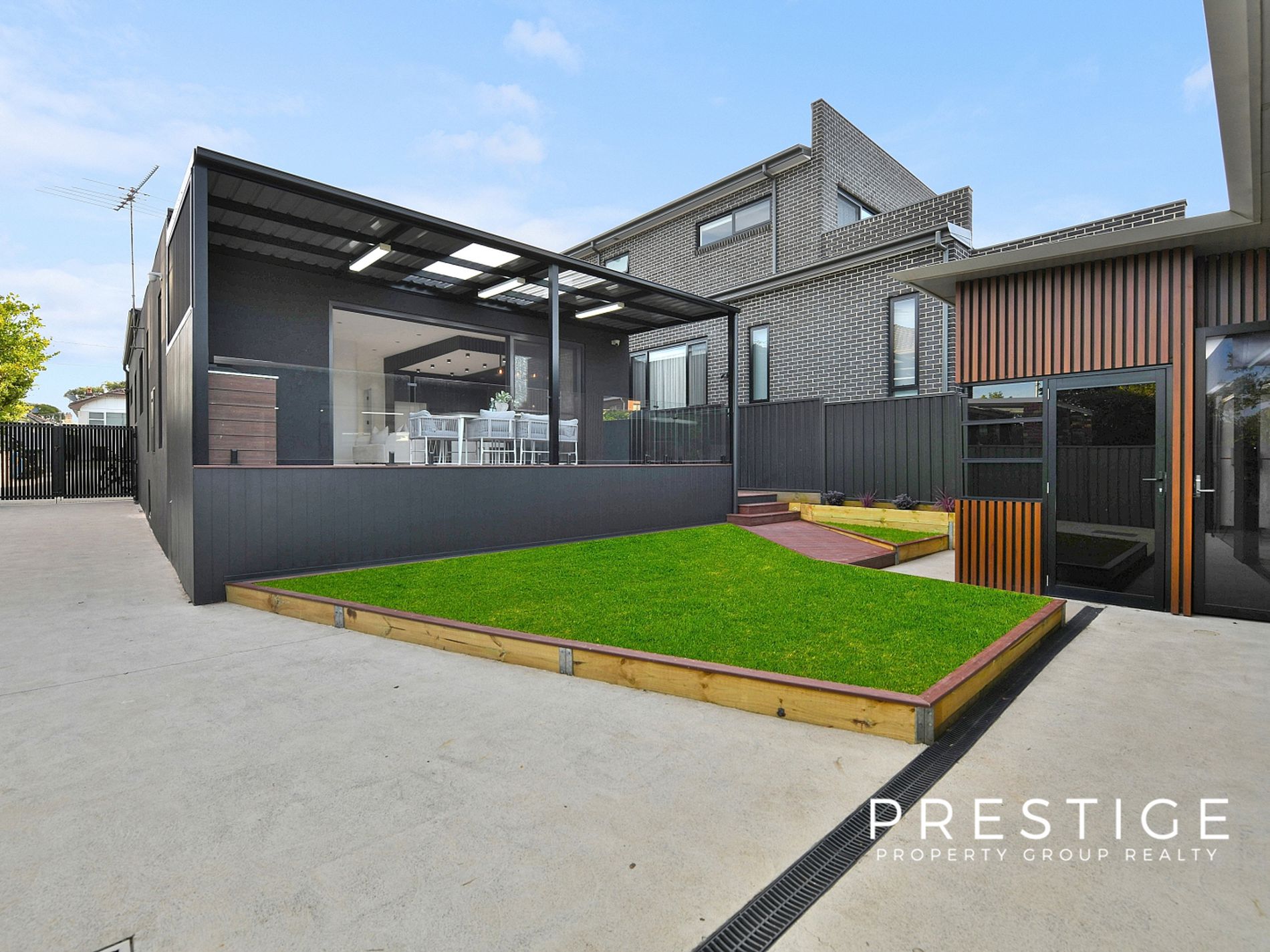 98 Mill Street, Carlton