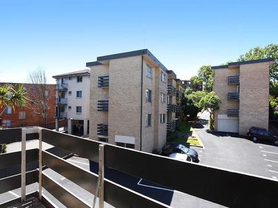 33 / 24-26 Meadow Crescent, Meadowbank