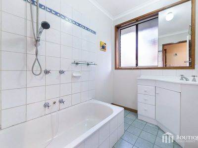2 Hampton Court, Dandenong North