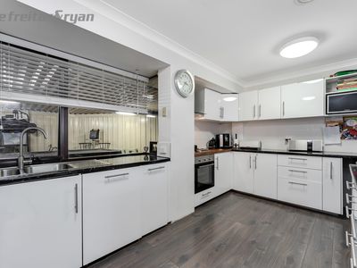 10 Pecan Court, South Lake