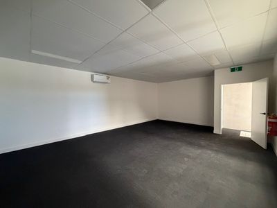 4 Moonah Circuit, Brooklyn