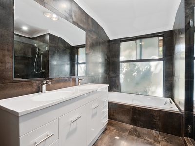 5 The Eyrie, Willetton