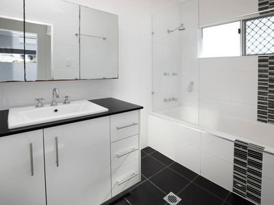 6 Mcrobbs Close, Edmonton