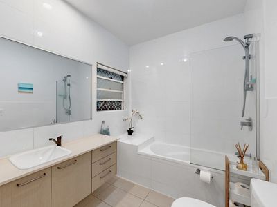 9 / 36 Belleview Parade, Paddington