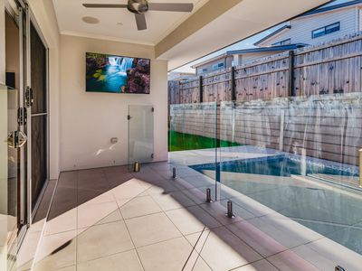 10 Kerang Street, Coomera