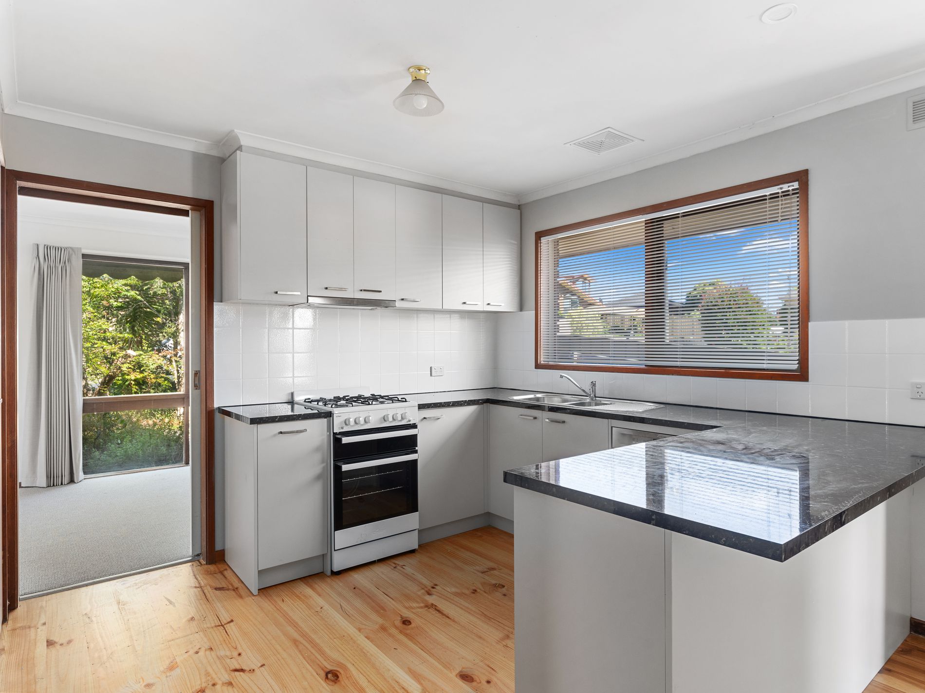 12 HANLEY CRESCENT, Seymour