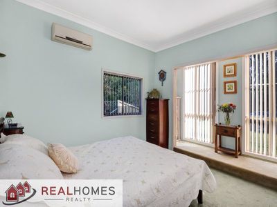 30-32 Loftus Street, Regentville