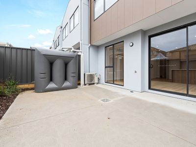 5 Dobright Street, Truganina