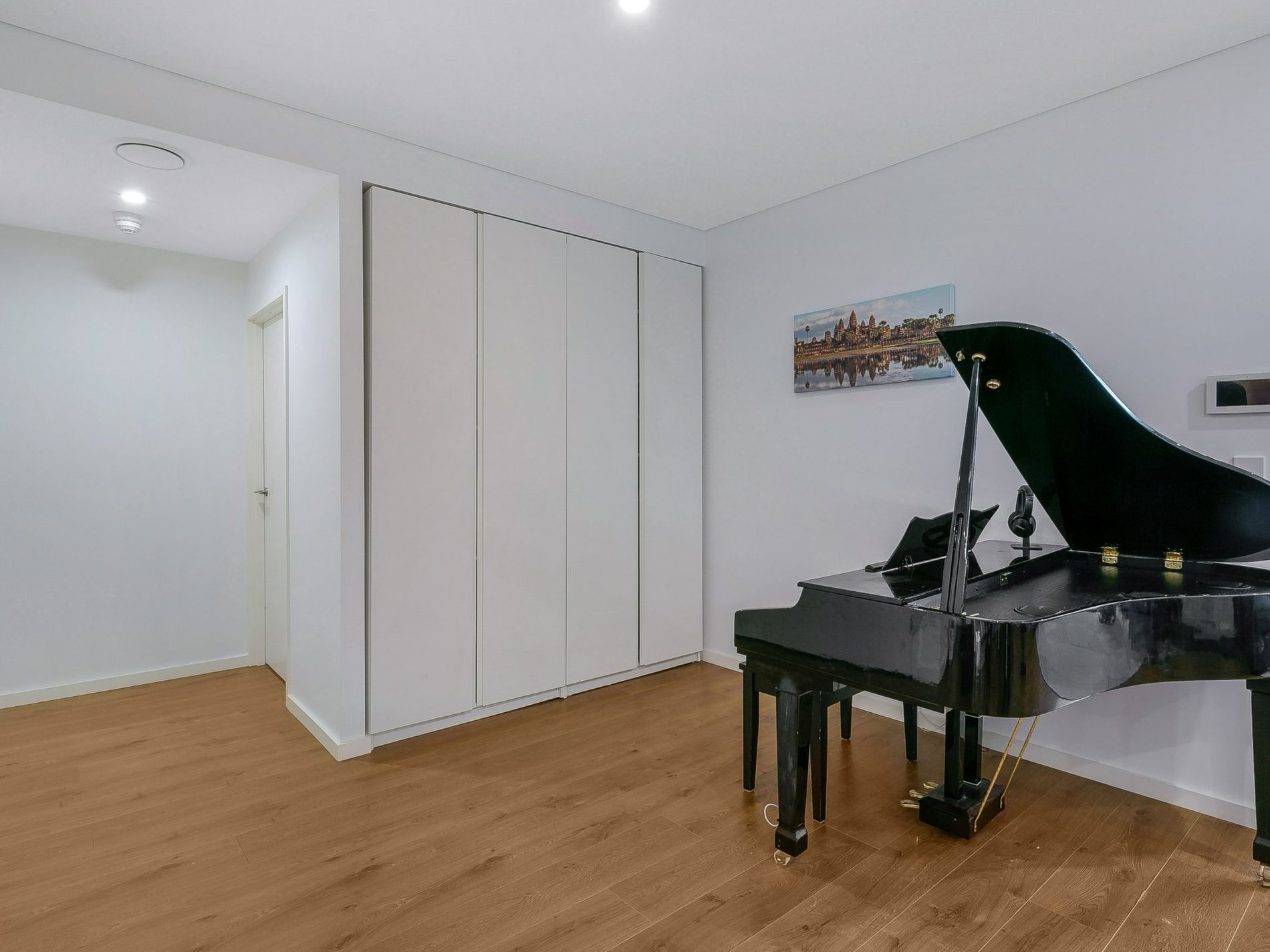 A1004 / 433-439 Princes Highway, Rockdale