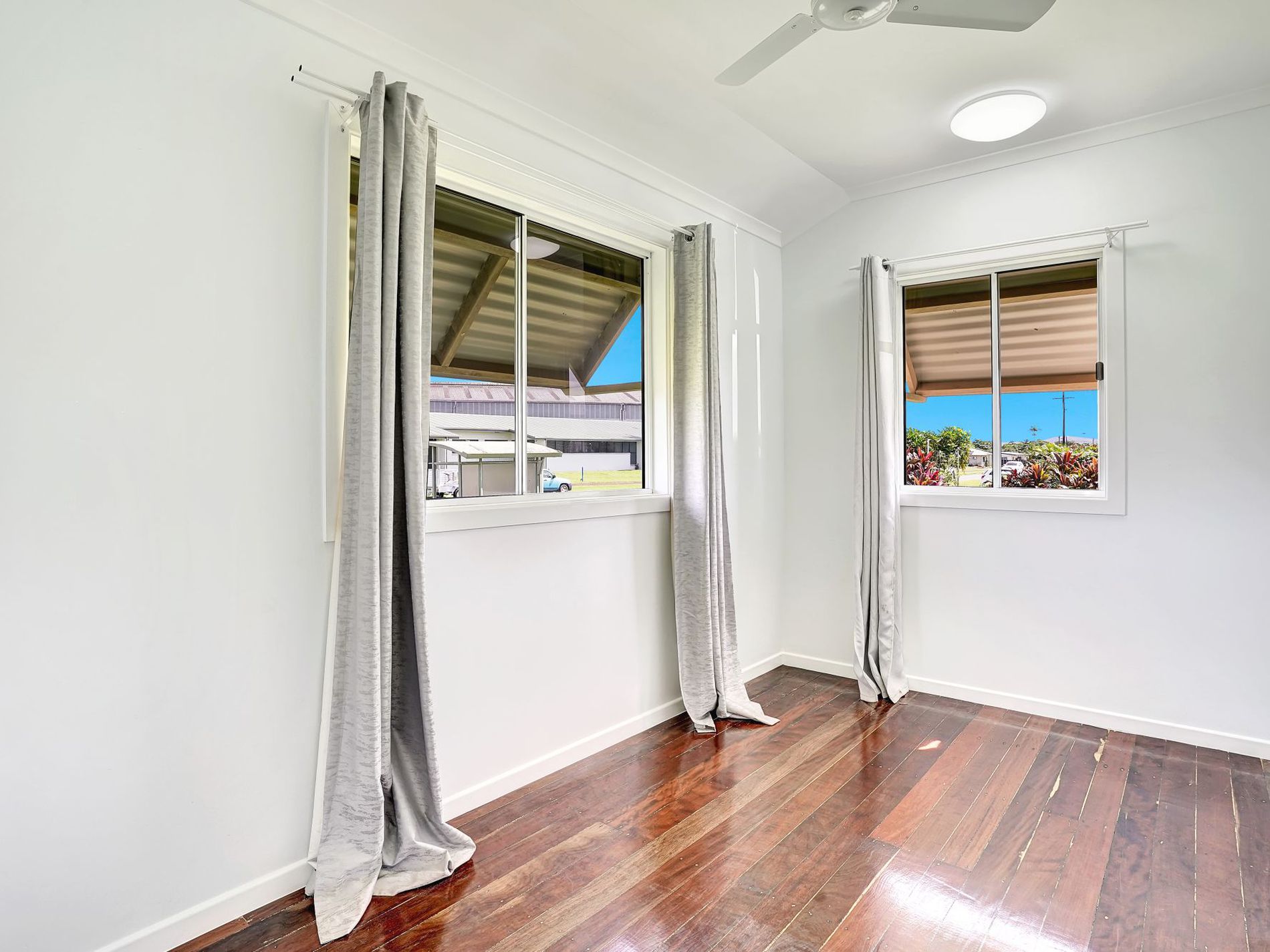 27 Meyer Ave, Wangan