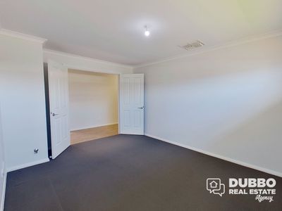44 Holmwood Drive, Dubbo